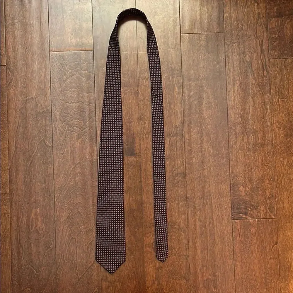 Marcus, Neiman Marcus Sophisticated Black and Red Silk Tie